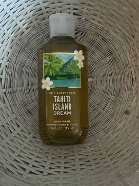 Bath & Body Works Tahiti Island Dream Body Wash — Olive Green